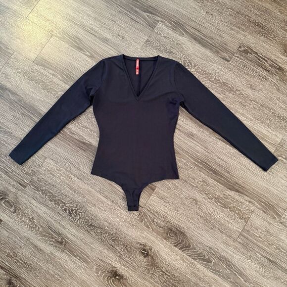 Spanx Long Sleeve V Neck Bodysuit New - Picture 1 of 6